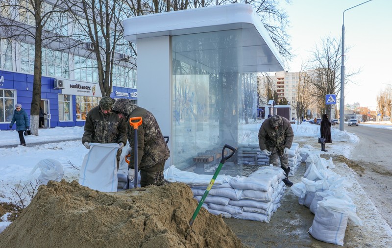Orașul rus Belgorod, de la granița cu Ucraina, construiește „bariere defensive” cu beton și saci de nisip, de teama unui atac- VIDEO