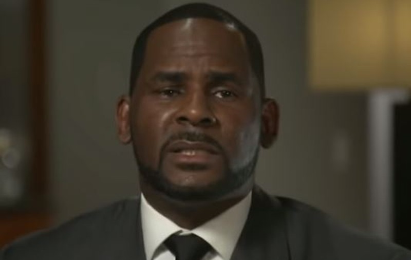 VIDEO | R. Kelly neagă acuzațiile de abuz sexual și plânge în primul interviu acordat de când a fost eliberat pe cauțiune