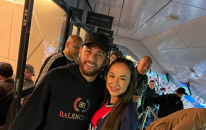 Vlăduța Lupău, în brațele lui Neymar. Și-a îndeplinit visul: „Dacă îți dorești cu adevărat ceva, se întâmplă”