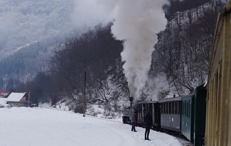 FOTO/ Ninsoare ca-n poveşti şi preţuri pe sfert faţă de Valea Prahovei pentru cei care au petrecut Revelionul în Maramureș