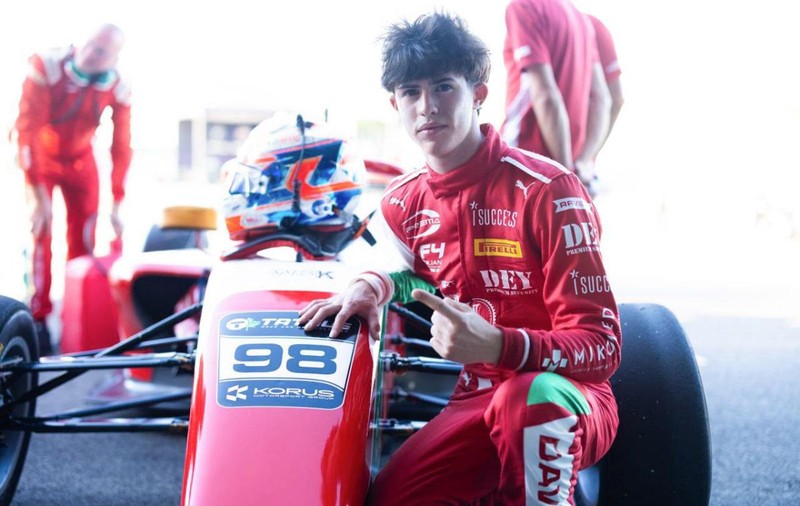 Performanță spectaculoasă pentru un român în Formula 4: va pleca din pole position la Vallelunga