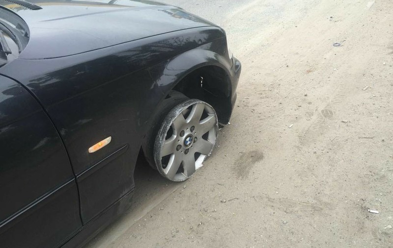 Cazul de la Sinești, reeditat în Vrancea. Două furturi din mașini, comise prin același mod de operare: înțeparea anvelopei