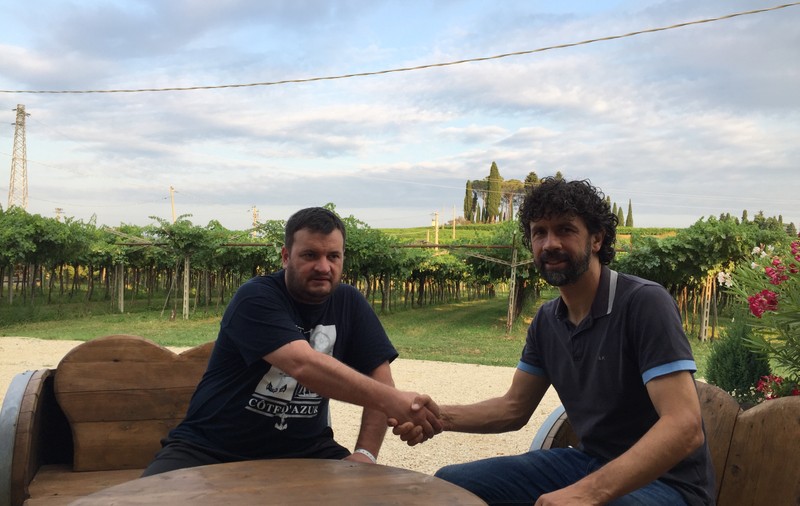INTERVIU EXCLUSIV | Damiano Tommasi, despre fotbalul din România: ”Tinerii voștri au fost vânduți pe bani mulți, și-au pierdut și capul, și spiritul pentru echipa națională!”. Dialog spumos, printre vii, la un pahar de vin cu amprentă personală, cu fostul internațional italian | FOTO
