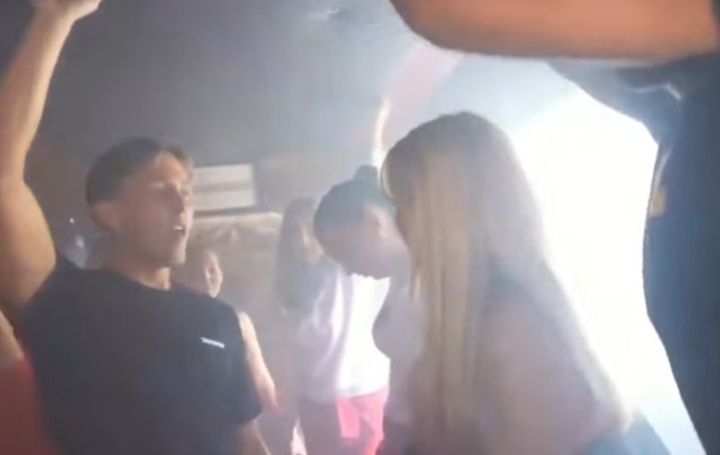 Politicienii și părinții nu mai suportă autobuzele de noapte, în Norvegia. Absolvenții fac partyuri săptămâni întregi în ele, înainte să încheie toate examenele