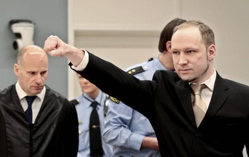 Monstrul din Norvegia, Anders Breivik, striga de bucurie în timp ce trăgea asupra tinerilor pe Insula Utoya