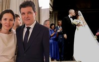 Colaj format din două fotografii: în imaginea din stânga este președintele Nicușor Dan alături de Mirabela Grădinaru, iar în imaginea din dreapta sunt Alexandra Nazare și soția lui, pe treptele bisericii, la nunta