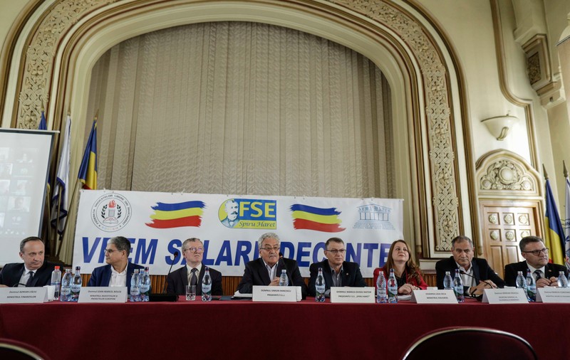 Greva continuă. Sindicatele din Educație au cerut 25% în plus la salariu, Guvernul le-a promis din nou prime în valoare de 2.500 de lei