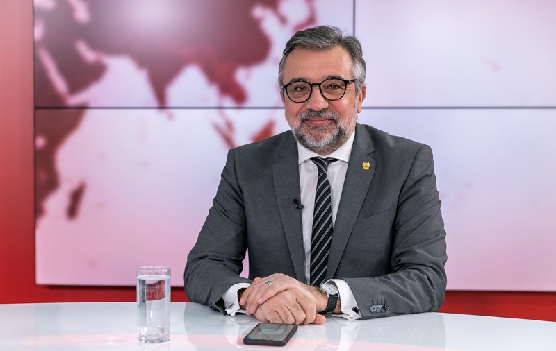 Ministrul Romașcanu: Va fi făcută plângere la poliție pentru distribuție neautorizată de materiale la Teatrul Național din București