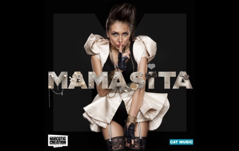 Mamasita bate la inimile noastre cu cel mai recent videoclip al piesei  "Knocking at your heart"