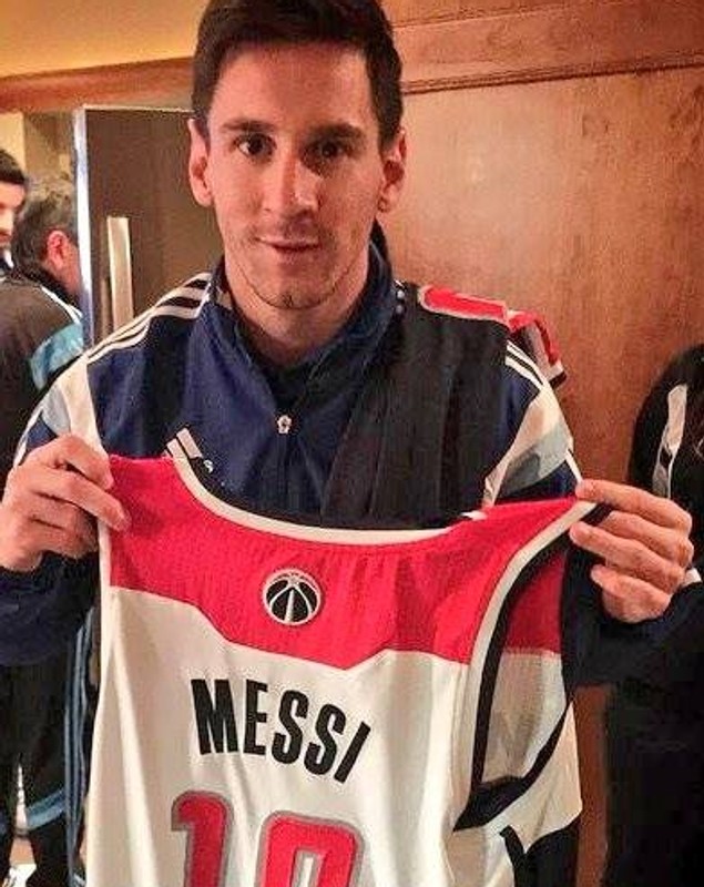 ”Big Ghiță” s-a întâlnit cu ”Big Leo”! Messi, în poză cu uriașul Mureșan