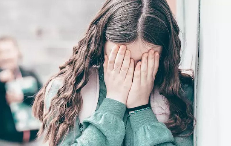 Mama și-a vândut fiica de 14 ani unui bărbat de 25 de ani, în Italia: „Forțată să fie «mireasă», supusă violenței și umilințelor”