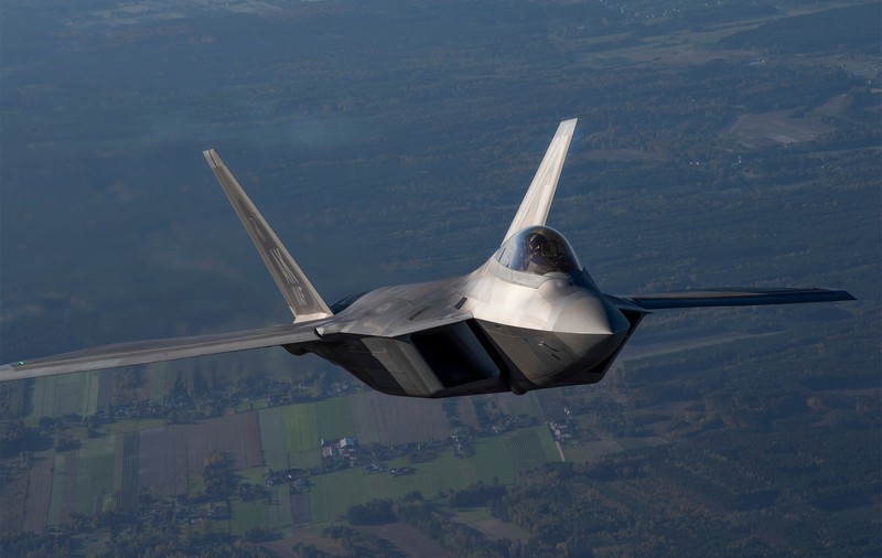 Un „obiect neidentificat”, doborât de un avion american deasupra Canadei. Este al doilea astfel de incident în 24 de ore