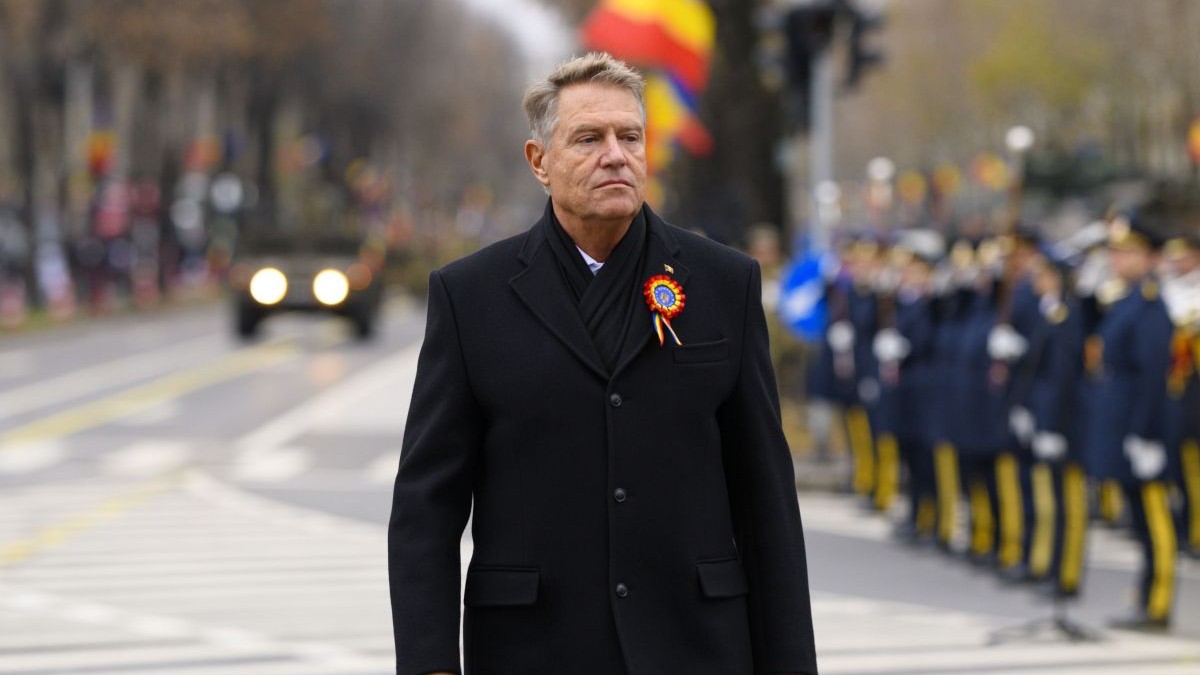 Președintele României, la parada militară de 1 Decembrie