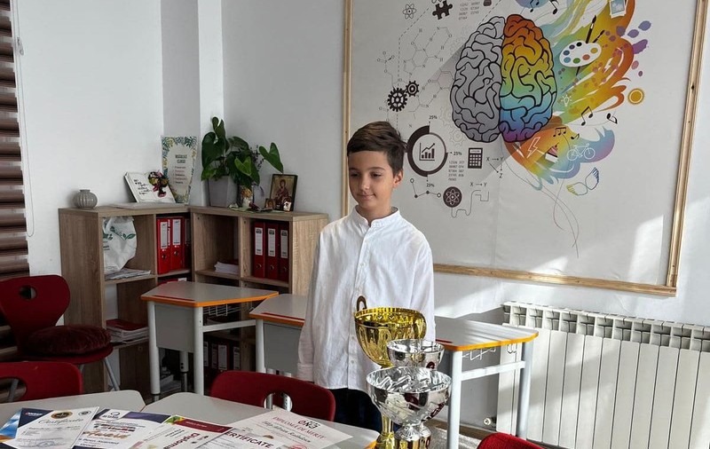 Copilul din Constanța supranumit „calculator uman”. La 10 ani, Filip este campion internațional la aritmetică mentală