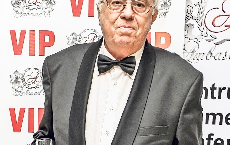 Alexandru Arşinel şi-a pus alarme şi camere video în vila de vacanţă de pe Litoral!
