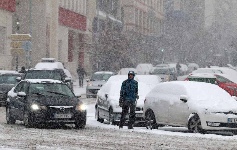 Avertisment pentru românii care pleacă în vacanță în Grecia: vreme severă și restricții de circulație!