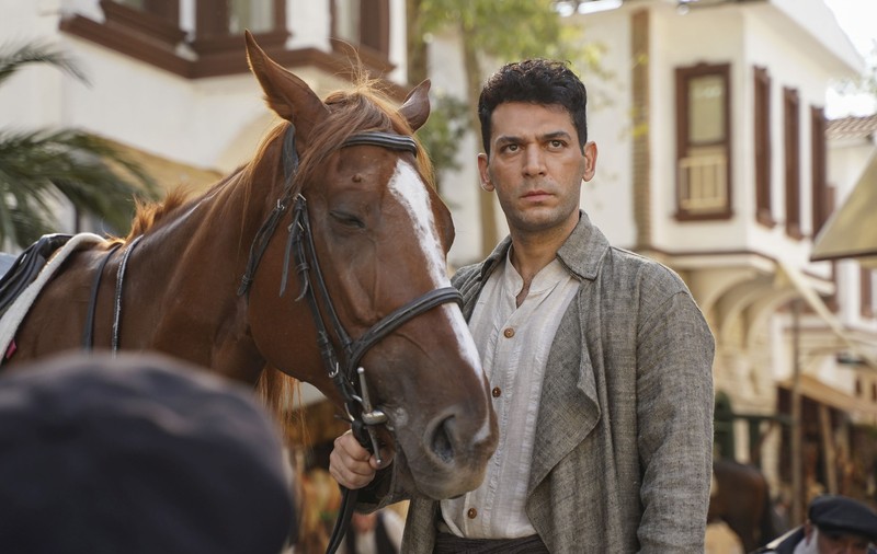 „Aziz”, noul serial turcesc de la Kanal D. Ce se întâmplă în primul episod al producției, care e difuzat azi, la ora 20.00