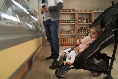 Clienți români la Carnicería Caraiman
