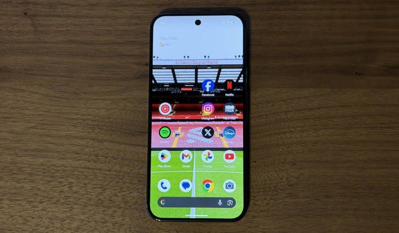 Google 10 Pro XL este unul dintre cele mai bune telefoane cu Android disponibile în acest moment pe piață/. Foto: Claudiu Râpan