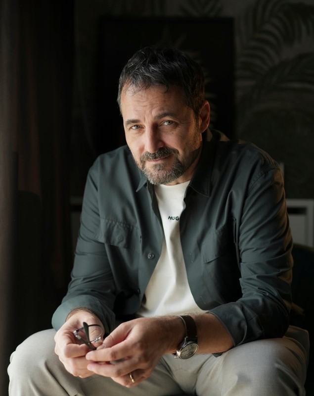 Andrei Aradits are o nouă iubită, după divorțul de fosta soție. Andreea a plecat în India și s-a îndepărtat de fiul ei: „I-a mai dat niște e-mailuri”