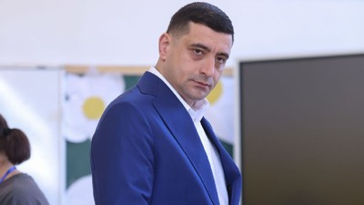 George-Simion-alt-derapaj-nicusor-dan-autist