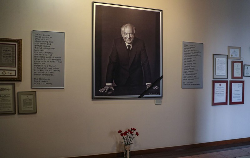 Berlinul va coborî drapelele în bernă în ziua funeraliilor lui Mihail Gorbaciov. „Germania îi datorează mult”