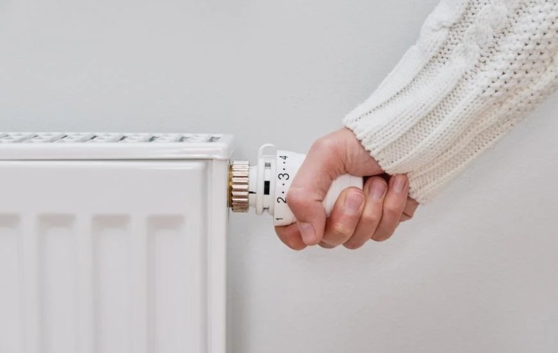 Repartitoarele de căldură, obligatorii de la 1 ianuarie 2025. Cât costă instalarea aparatelor și citirea lor