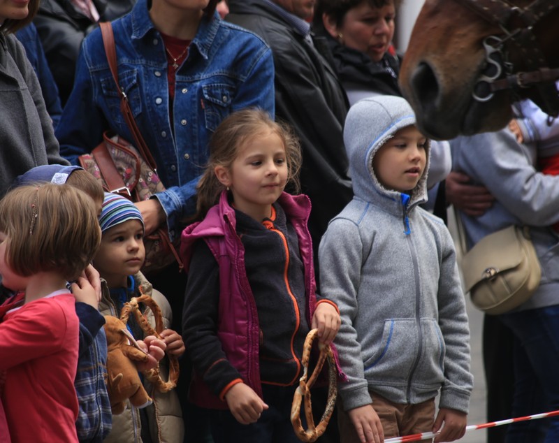 Mii de oameni au asistat la Parada Junilor la Brașov | GALERIE FOTO