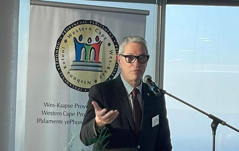 MAE l-a „uitat” în postul de consul general la Cape Town pe fostul jurnalist Andrei Zaharescu, mutat în Africa de 12 ani. Ce alți diplomați și-au depășit mandatele