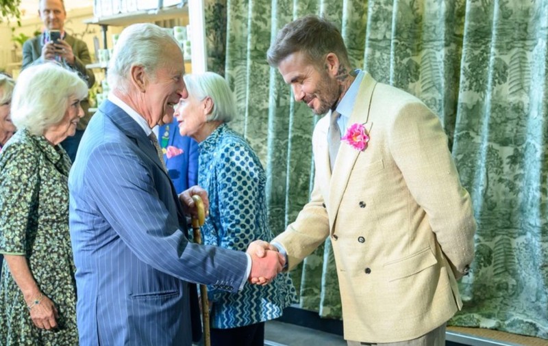 David Beckham va fi ridicat la rangul de cavaler al Marii Britanii și va primi titlul de „Sir” de la regele Charles