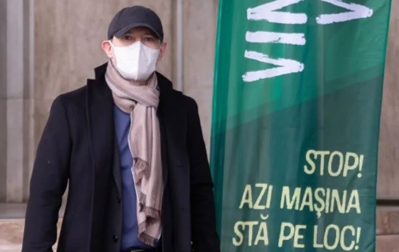 Florin Cîţu şi mai mulţi miniştri au marcat „Vinerea Verde”. „Merg frecvent pe jos sau cu metroul”