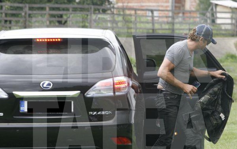 ÎNTÂLNIRE-SURPRIZĂ! Cu cine a făcut cunoştinţă Gerard Butler în Bucegi