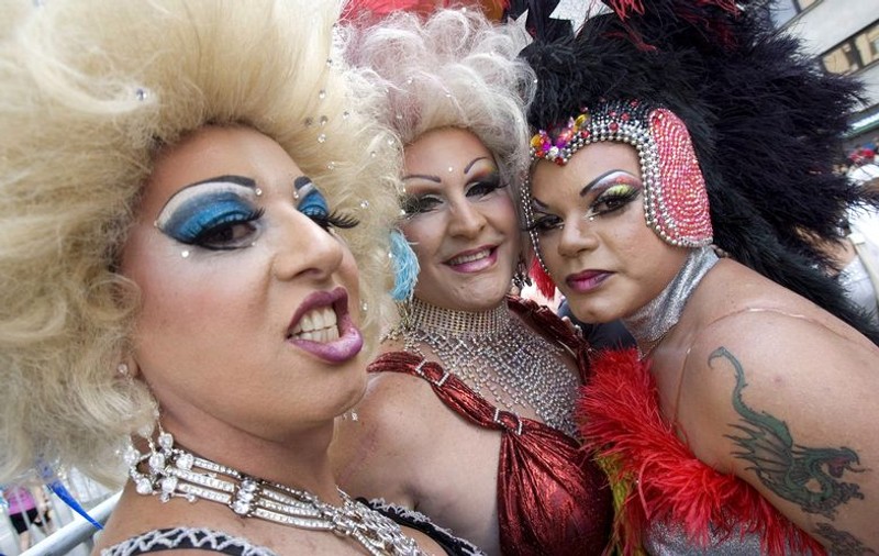 Un ucigaş în serie a omorât 13 homosexuali 
