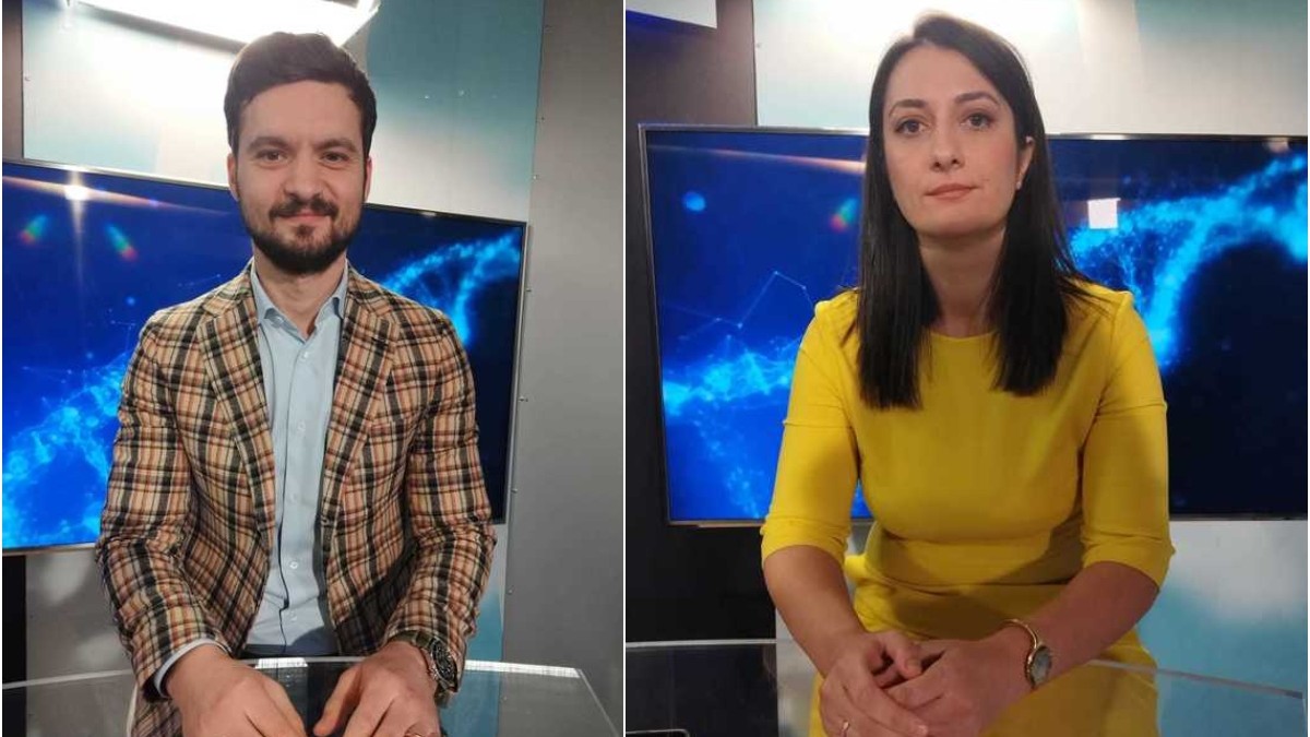 colaj foto doi medici intr-un studio de filmare. in partea stanga este un barbat imbracat cu sacou, iar in partea stanga o femeie cu rochie galbena