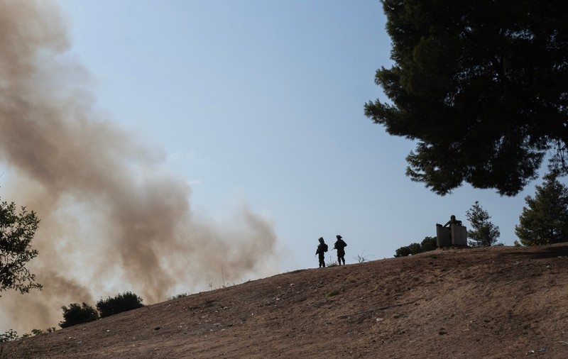 Israelul anunță că a lovit ținte ale armatei siriene după rachetele lansate pe teritoriul său. Atacul a ucis 8 soldați, spune Siria