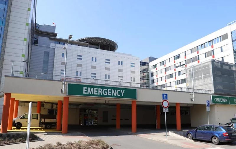 Fals paramedic, angajat la secția de ATI a celui mai mare spital din Cehia și la două servicii de ambulanță