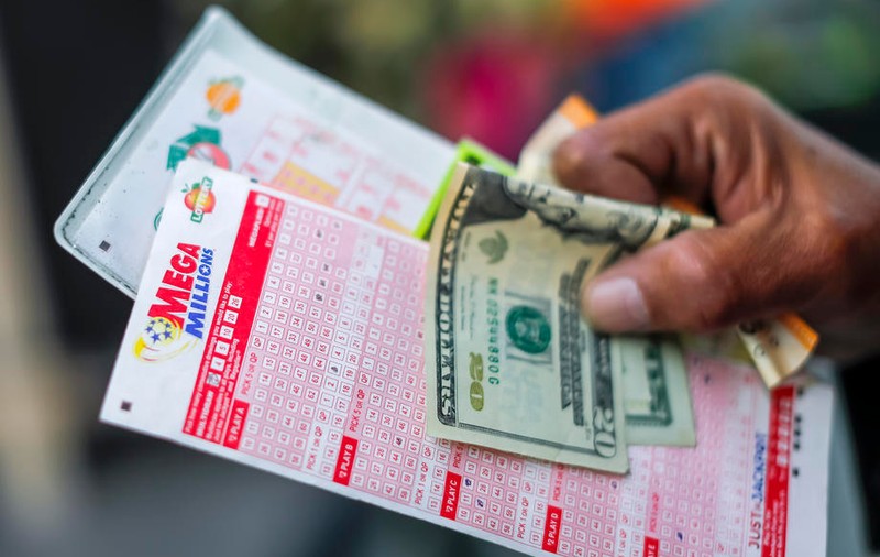 Un american a câștigat un miliard de dolari la Jackpot. Cu câți bani va rămâne în mână