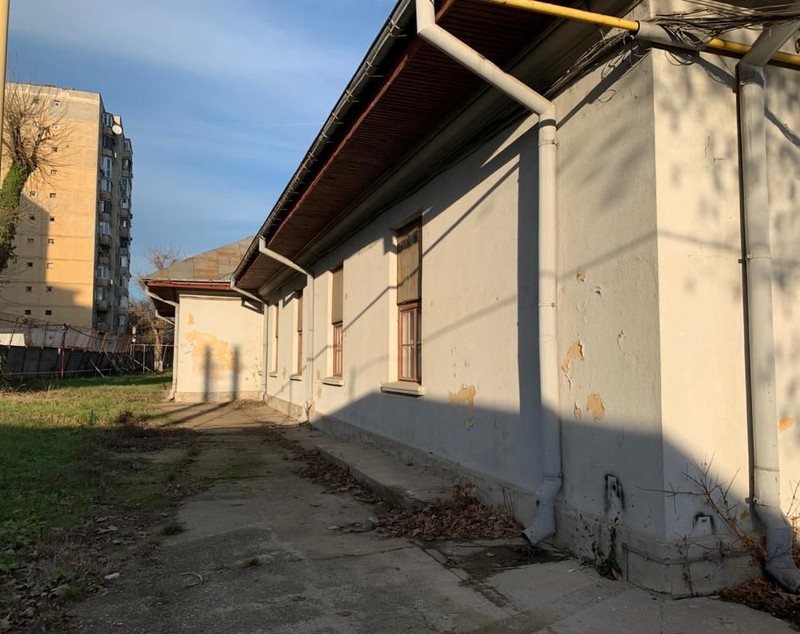 Evacuați din clădirea-capcană din strada Eforie după dezvăluirile făcute de Libertatea, polițiștii vor munci într-un fost grajd și un cămin dezafectate de 10 ani!