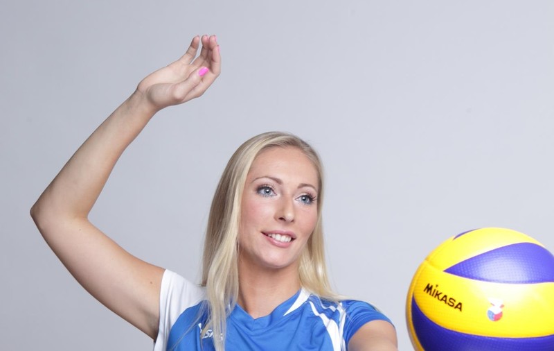 Volei Alba Blaj punctează la valoare şi frumuseţe: a adus ”o pianistă” din Serbia 