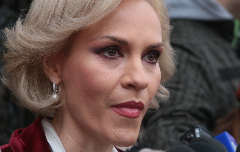 UPDATE | Reacția Gabrielei Firea după concedierea profesoarei Cristina Tunegaru. Primarul General neagă implicarea sa în acest caz. Ce a scris profesoara, pe Facebook, în această dimineață