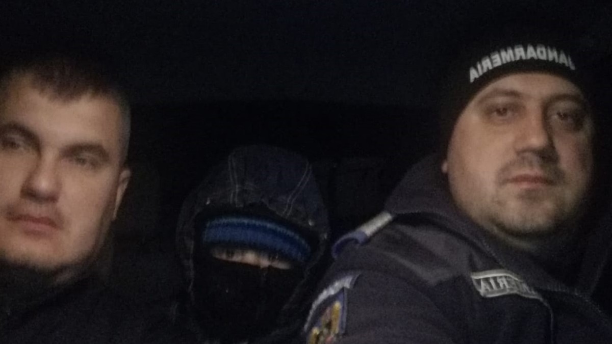 Copil de 5 ani salvat de pe stradă, la minus 9 grade, de jandarmii din Timiș