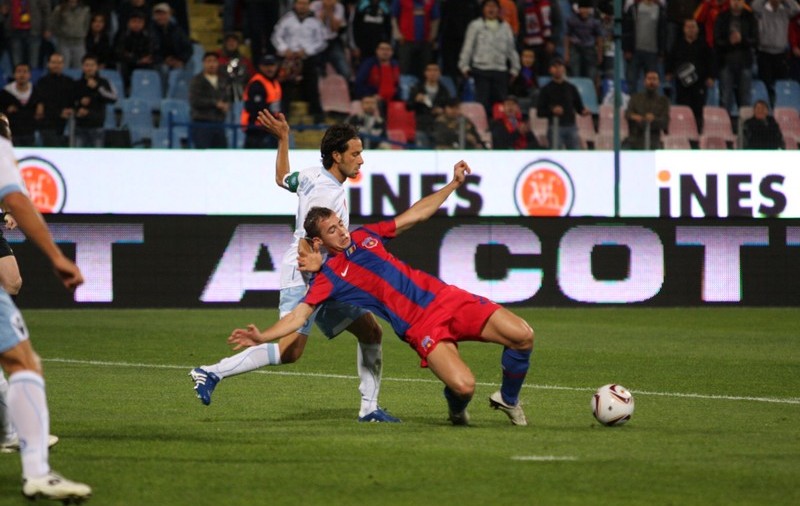 Super galerie foto / Steaua, egalată în minutul 97!