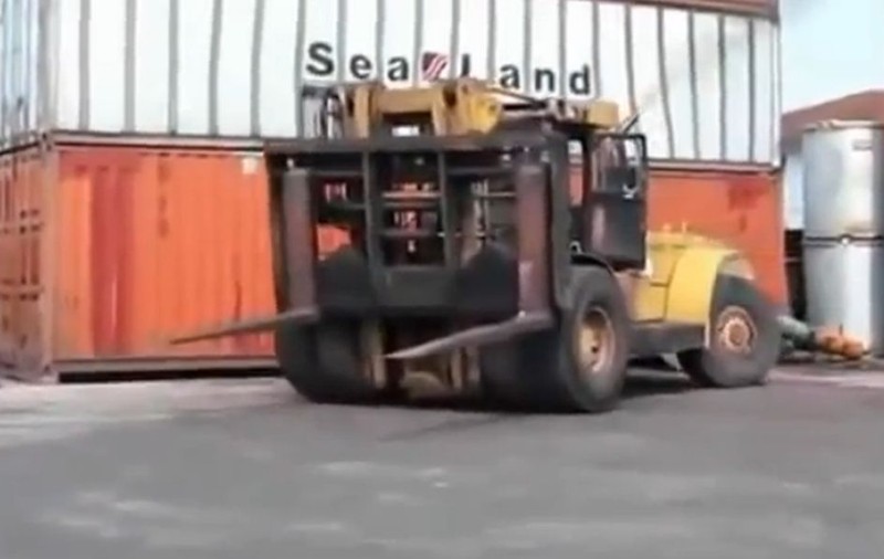 Au furat o maşină cu motostivuitorul