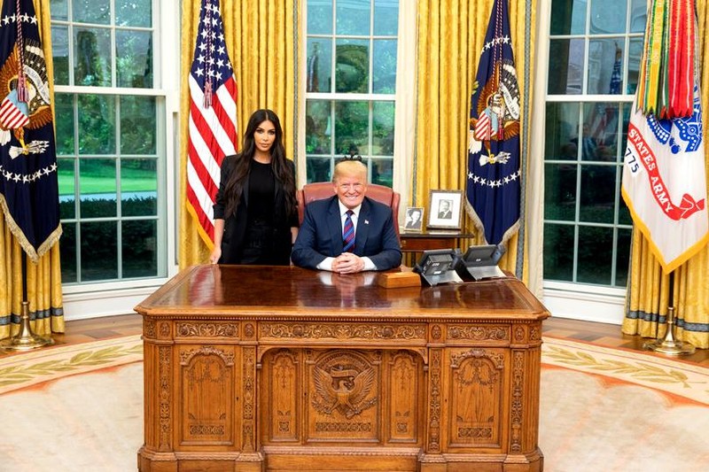 Kim Kardashian și Donald Trump, în Biroul Oval de la Casa Albă