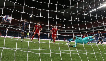 Keylor Navas, portarul lui PSG, a fost învins de Kingsley Coman FOTO: EPA-EFE/Miguel A. Lopes
