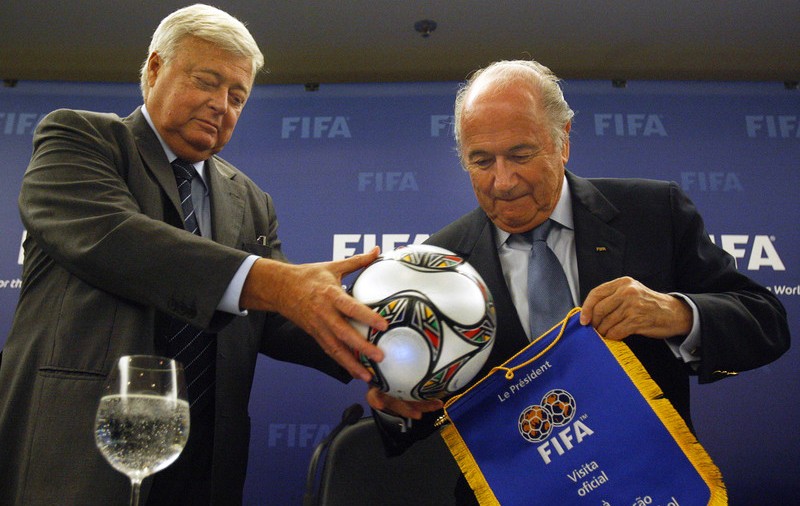 Foşti responsabili ai FIFA puși sub acuzare în SUA pentru luare de mită. Ancheta vizează atribuirea Cupelor Mondiale 2018 şi 2022