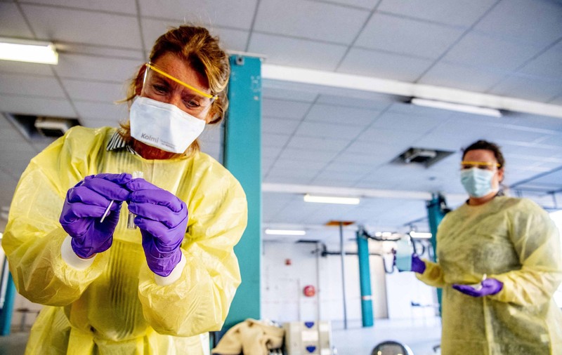 Cum ar putea o boală genetică rară să ofere soluții în lupta cu COVID-19. Rezultatele vor apărea în câteva săptămâni