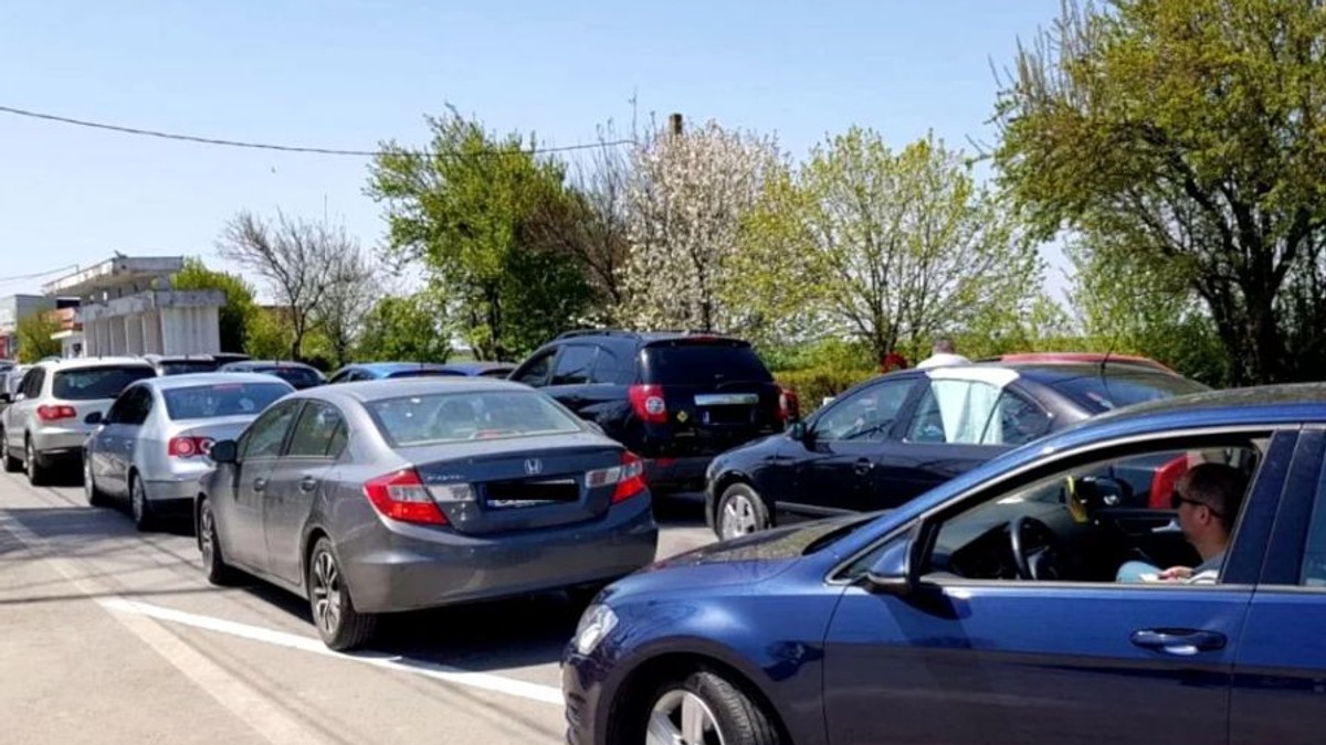 Coloane de mașini la Giurgiu, la ieșirea din România către Ruse. Care este explicația