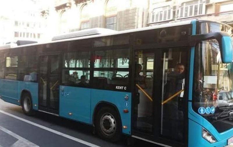 Poliția și SRI au imobilizat un bărbat care a scos un cuțit într-un autobuz din București