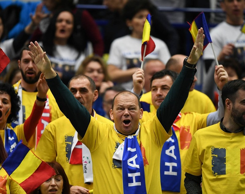 Simona Halep a învins-o dramatic pe Karolina Pliskova. ”A fost ca o finală de Mare Șlem”. România - Cehia 2-1